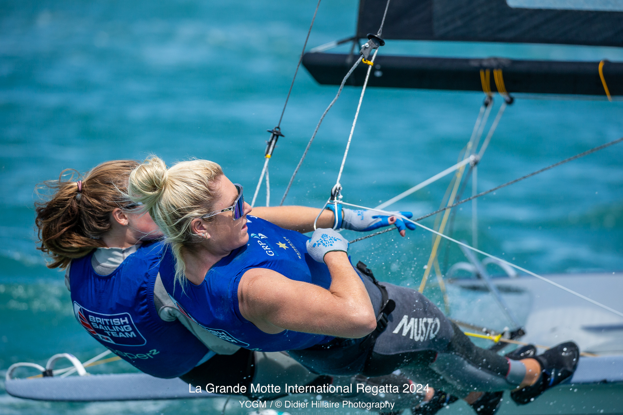 Saskia Tidey and Freya Black. © Didier Hillaire